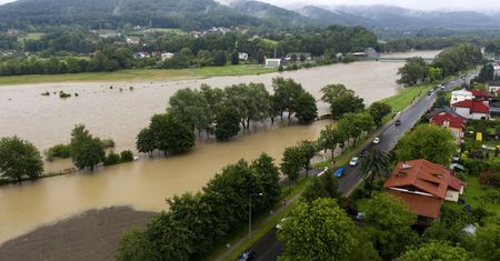 Susze, powodzie, nawałnice. Przez ekstremalne zjawiska pogodowe Polska traci miliardy