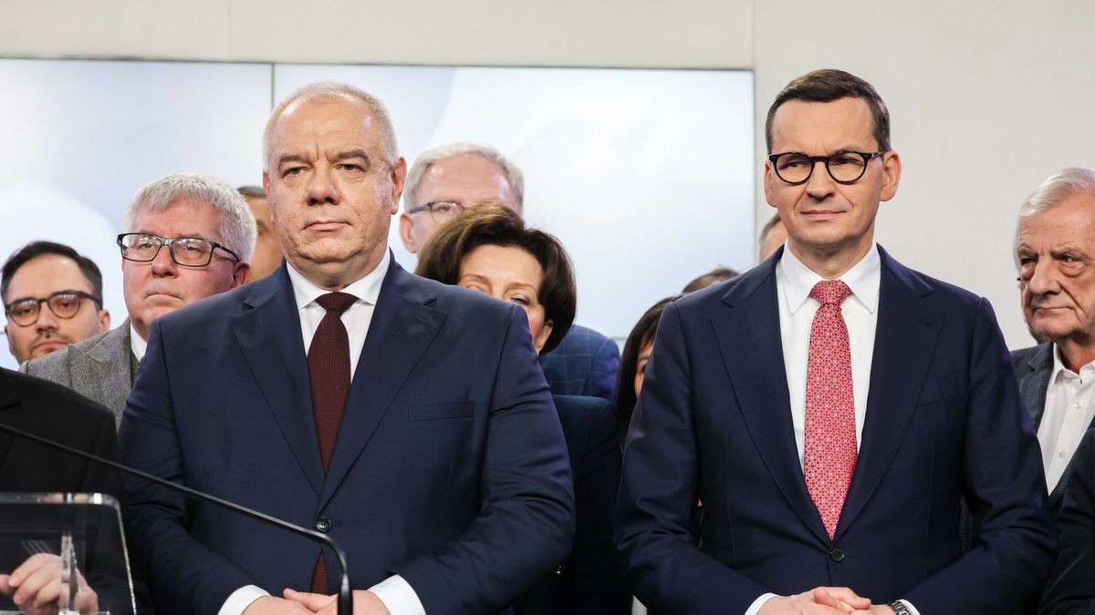 Jacek Sasin, Mateusz Morawiecki