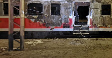 Sośnie Ostrowskie. Pociąg wjechał na stację i zaczął płonąć