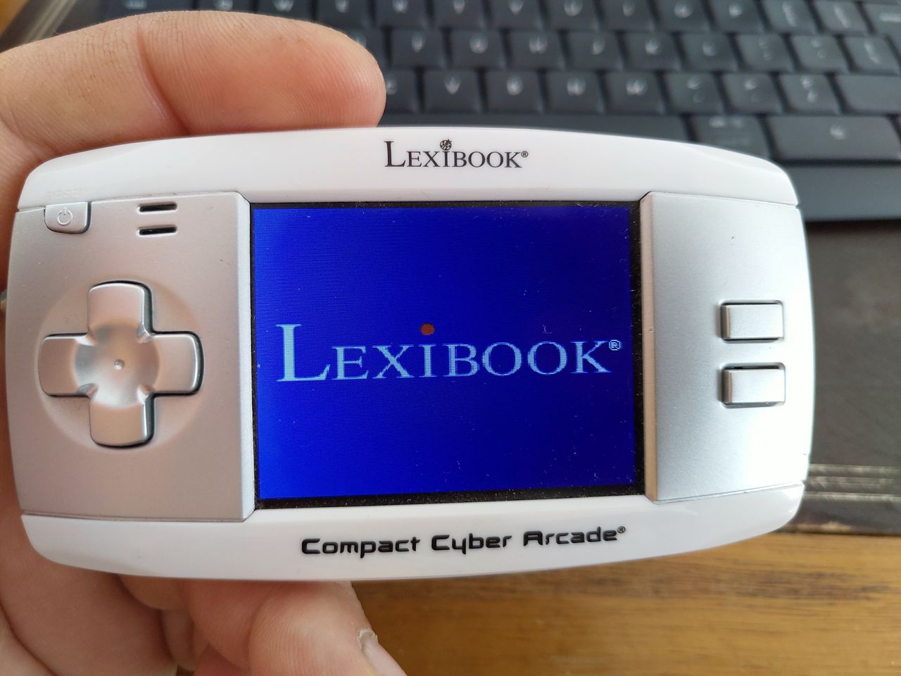[Sprzęt z szuflady] Handheld sprzed lat - LexiBook JL2375W