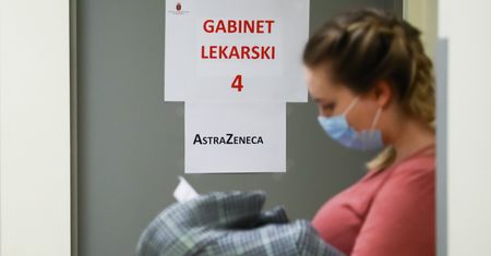 Koronawirus. Aż 21 różnych objawów. Łatwo je pomylić z popularną infekcją