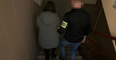 Straszne co robiła 32-latka. Była ścigana europejskim listem gończym