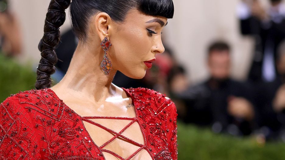 Met Gala 2021 - Meghan Fox zachwycała w krwistej czerwieni