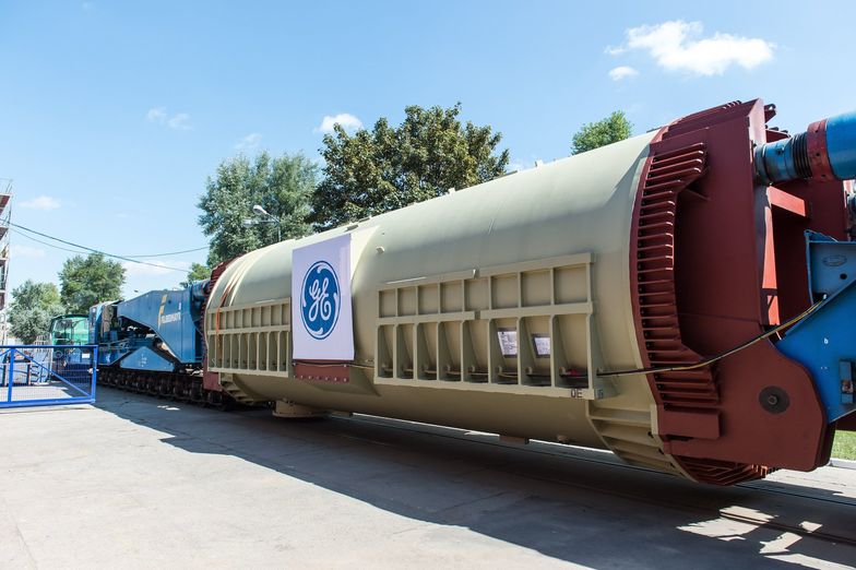 Gigantyczny generator trafił na budowę elektrowni Opole