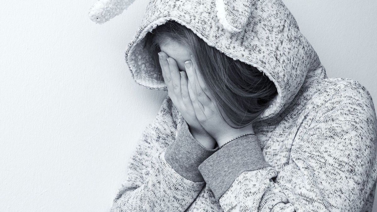 Na ulicy Bogusza w centrum Pleszewa (woj. wielkopolskie) pobito 15-letnią dziewczynę. 