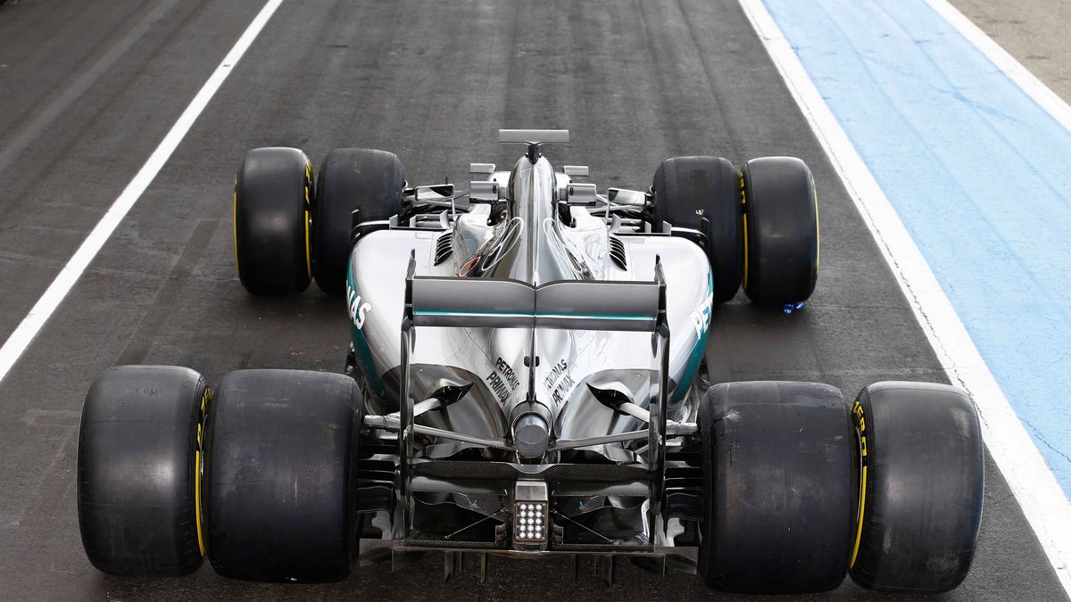 Zdjęcie okładkowe artykułu: Materiały prasowe / Pirelli / Mercedes AMG