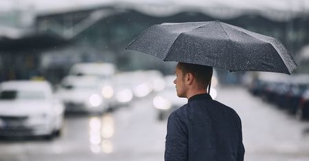 We wtorek chłodno i z przelotnym deszczem. Nocą możliwe przymrozki i gęste mgły