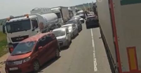 Rosjanie przerabiają auta na LPG. To efekt ukraińskich ataków
