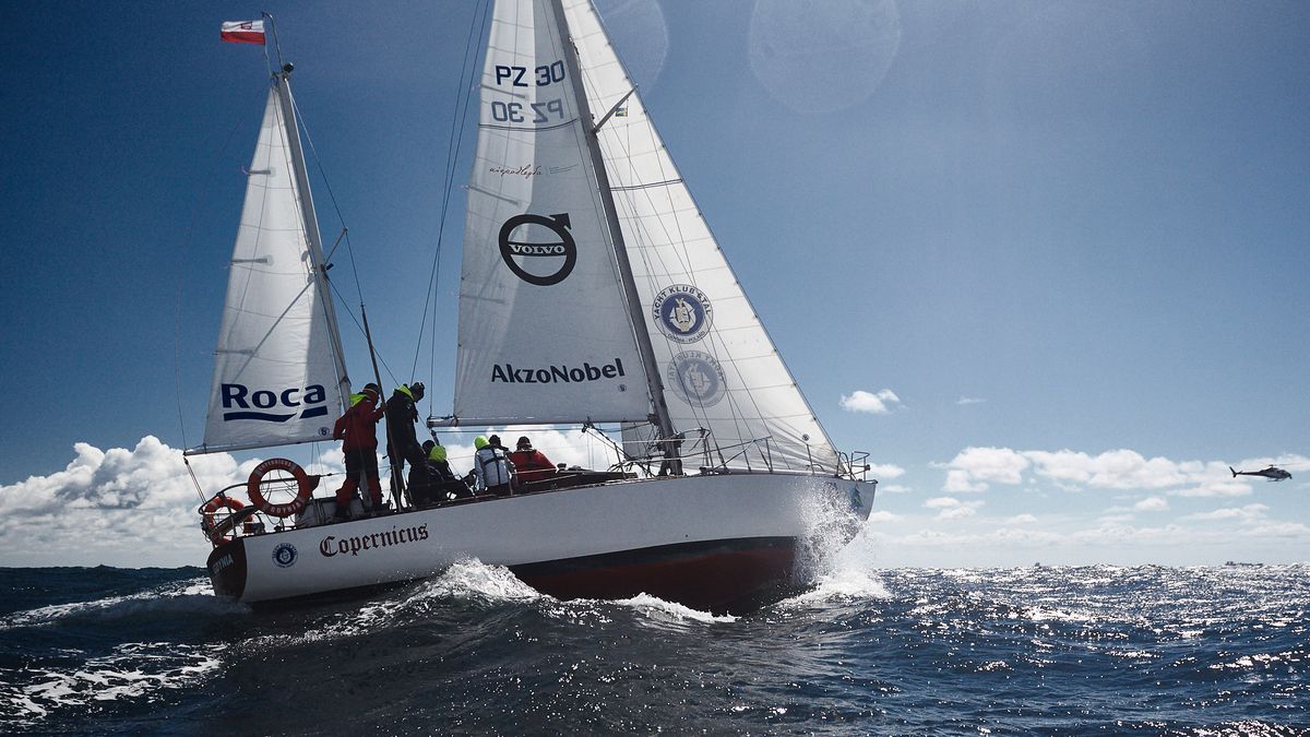 Zdjęcie okładkowe artykułu: Materiały prasowe / Robert Hajduk / Na zdjęciu: Jacht Copernicus na trasie Wyścigu Legend Volvo Ocean Race