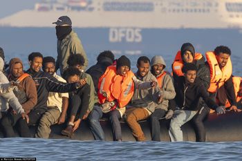Fala nielegalnych migrantów. Brytyjczycy podali liczby