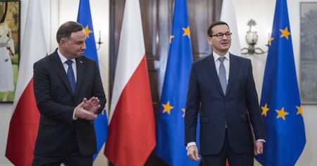 Koronawirus: za dużo wydawaliśmy na socjal, za mało na służbę zdrowia. Kiepskie oceny rządu