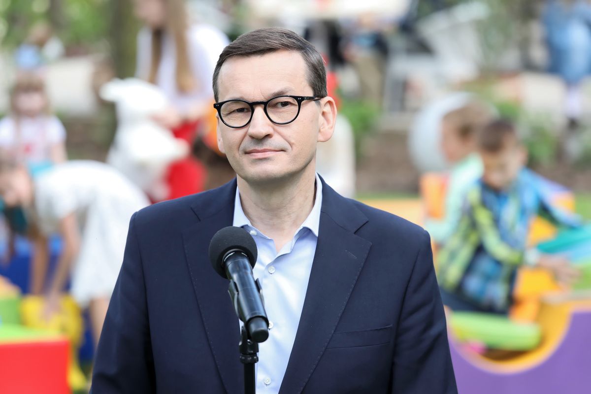 Premier Morawiecki pokazał list gończy za Kornelem Morawieckim