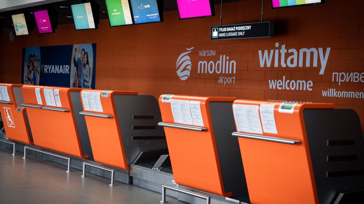 Rekrutacja na lotnisku w Modlinie. Szukają prezesa i wiceprezesów