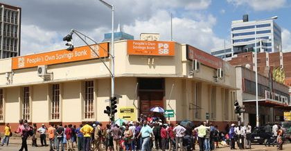 Zimbabwe grozi wpadnięcie w gospodarczą spiralę śmierci. Pogłębia się kryzys z powodu niedoboru gotówki