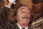 Salvador Dali maluje na ekranie