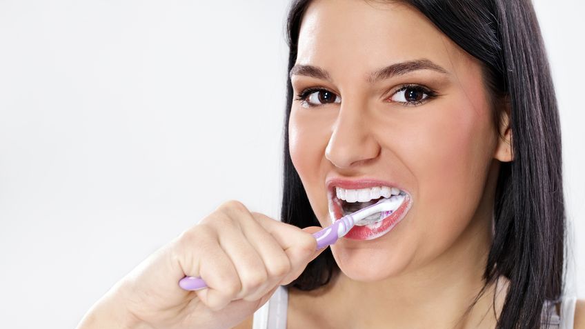 Bezzębni Polacy. Boją się bólu i odgłosu wiertła