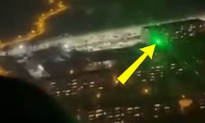 Nagle dostrzegli zielony punkt. Nagranie obiega sieć