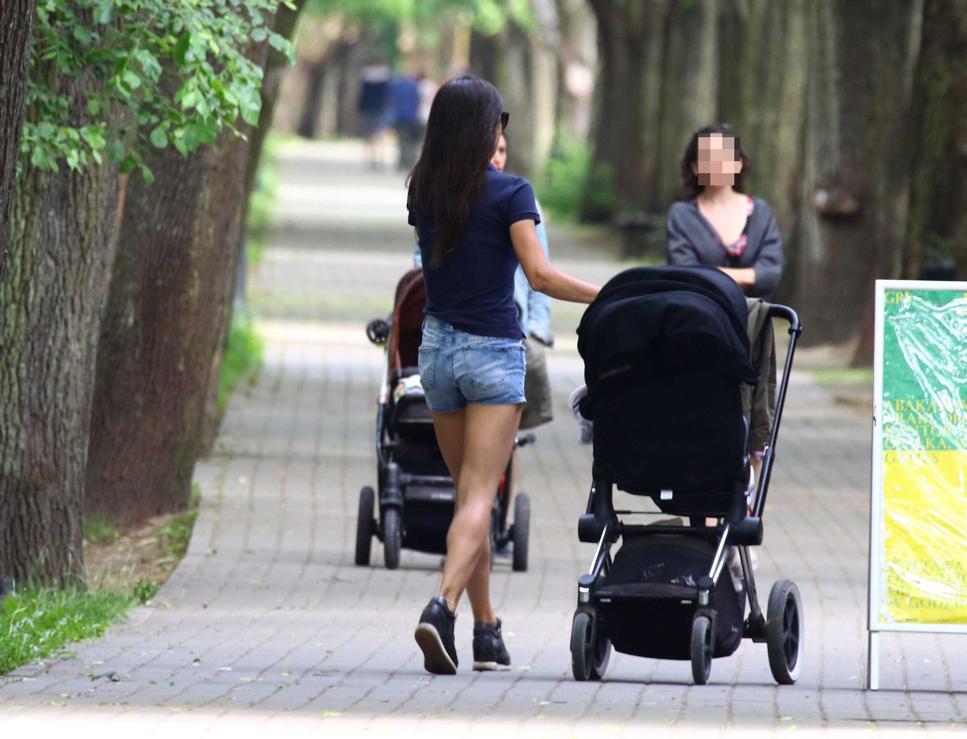 Marta Kaczyńska spacer z synem paparazzi