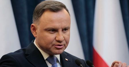 Andrzej Duda nie zaprosił Donalda Tuska. "Bardzo się boi"