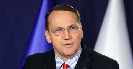 Morawiecki czy Duda? Sikorski mówi, kto wypada lepiej w czasie wojny