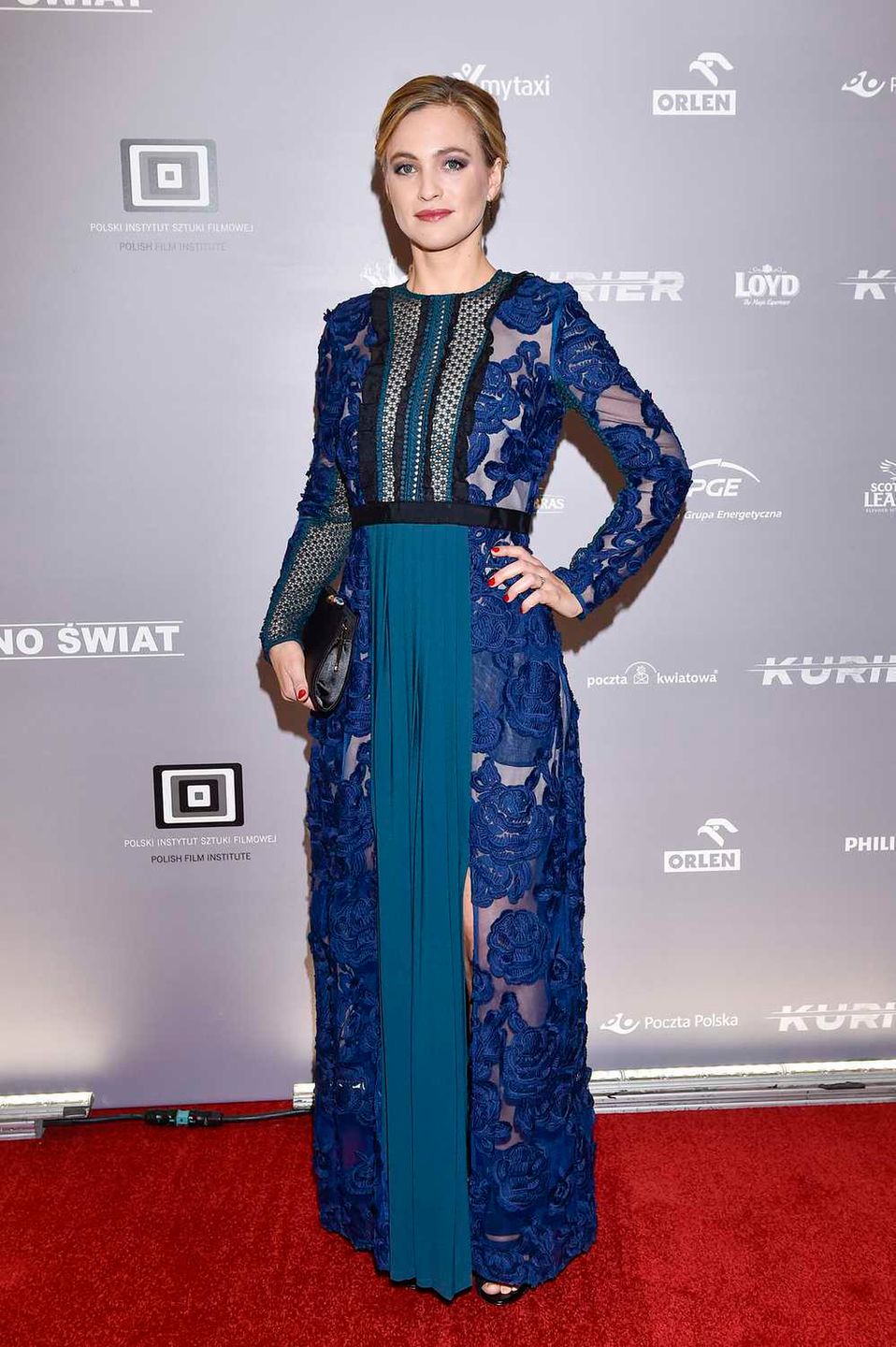 Julie Engelbrecht – Kurier, premiera filmu