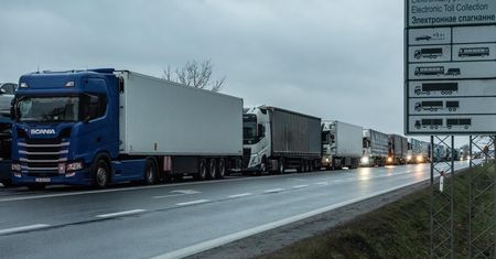 Białoruscy "cwaniacy" bezkarni. Rozkręca się awantura z blokadami przejść granicznych