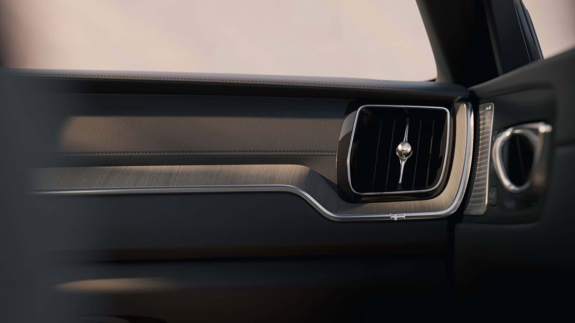 Volvo XC60 2025