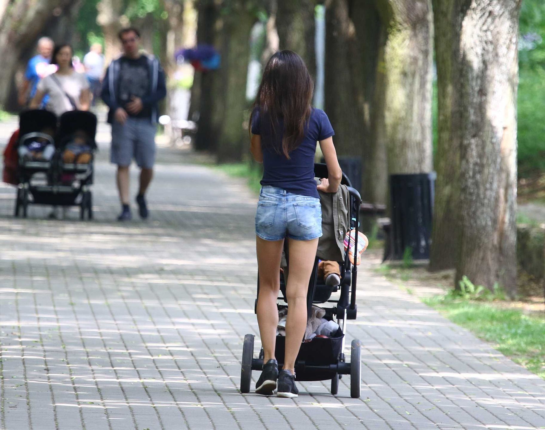 Marta Kaczyńska spacer z synem paparazzi