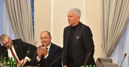 Jest skład komisji obrony, są kontrowersje. Zapałowski i Braun w komisji