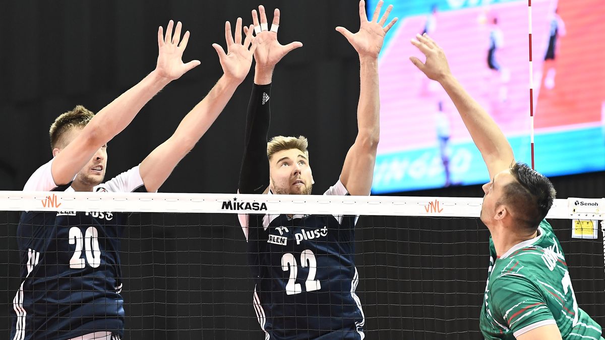 Materiały prasowe / FIVB / Na zdjęciu: polscy siatkarze w bloku