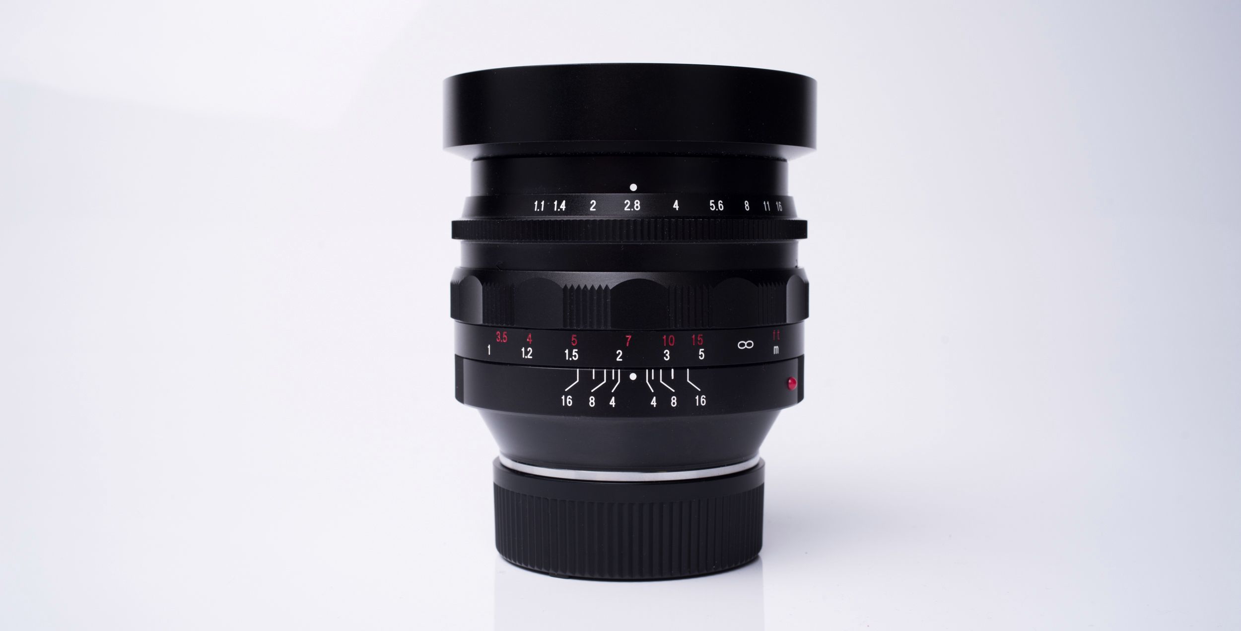 Voigtländer VM 50 mm f/1.1 Nokton - bardzo jasna pięćdziesiątka, która kreuje własną rzeczywistość [test] 2