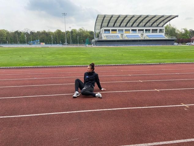 Malwina Kopron w czasie treningu na stadionie w Puławach (fot. archiwum prywatne)