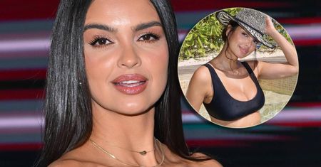 Klaudia El Dursi odziana w bikini PLUSKA SIĘ w basenie. Zaserwowała rajskie widoki [ZDJĘCIA]