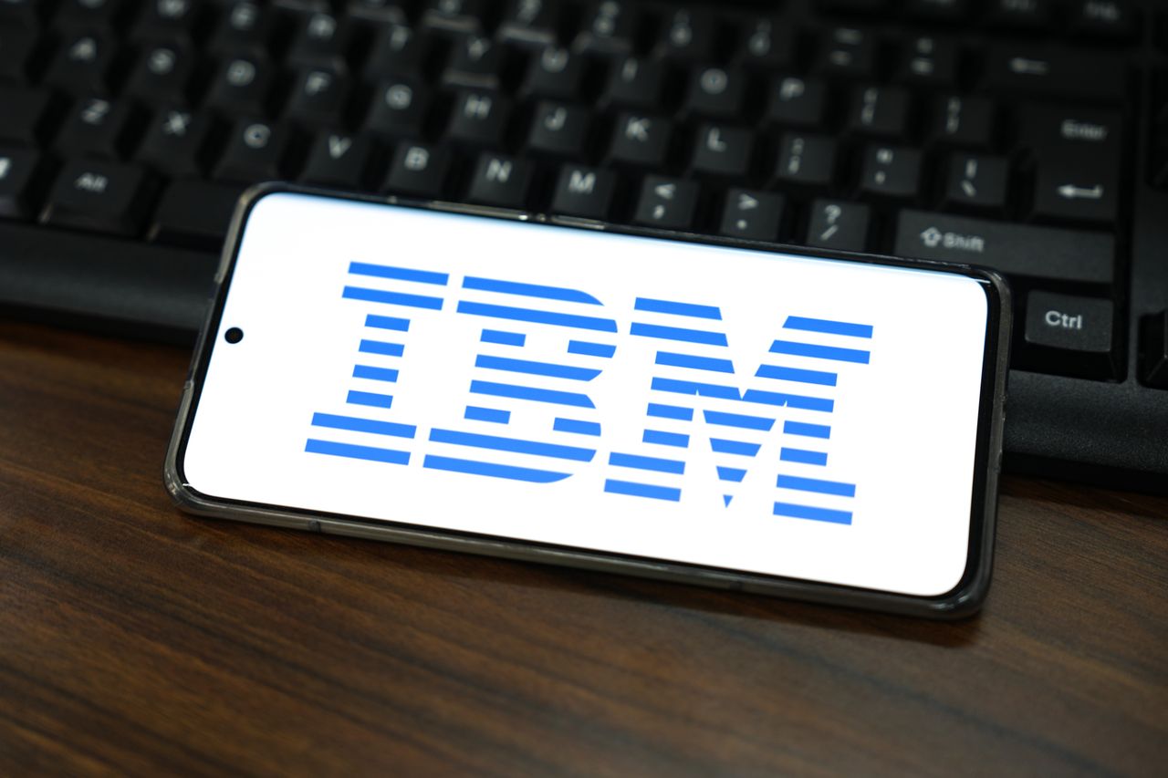 SI może zstąpić 7,8 tys. osób. IBM wstrzymał rekrutację