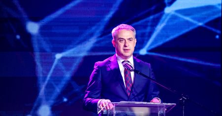 Sztuczna inteligencja ma pomóc w transformacji polskiej gospodarki. Rząd wprowadzi ważny akt