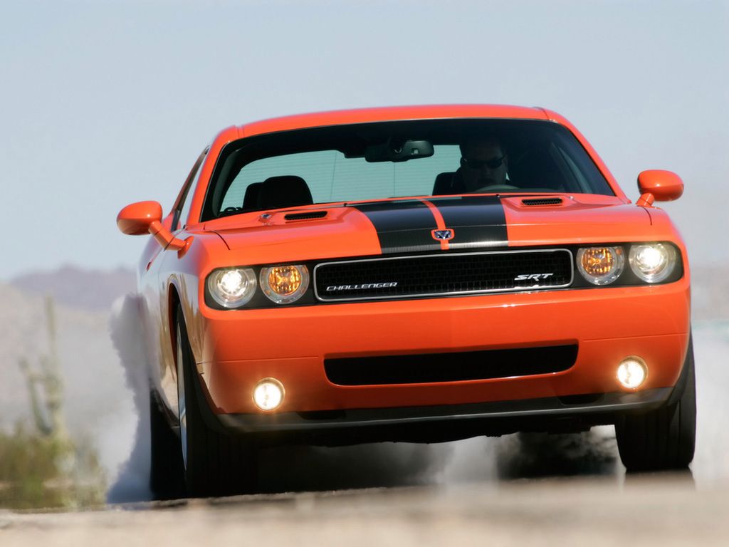 Dodge Challenger SRT8 (fot. seriouswheels.com)