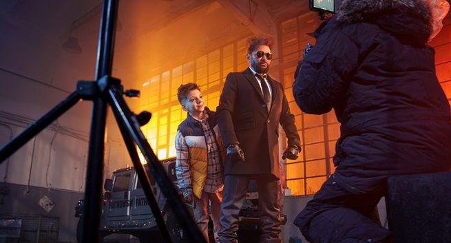 Krzysztof Rutkowski z synem reklamuje elektronikę