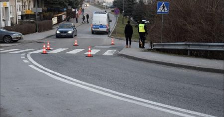 Cofał na skrzyżowaniu. Tragedia w Tuchowie