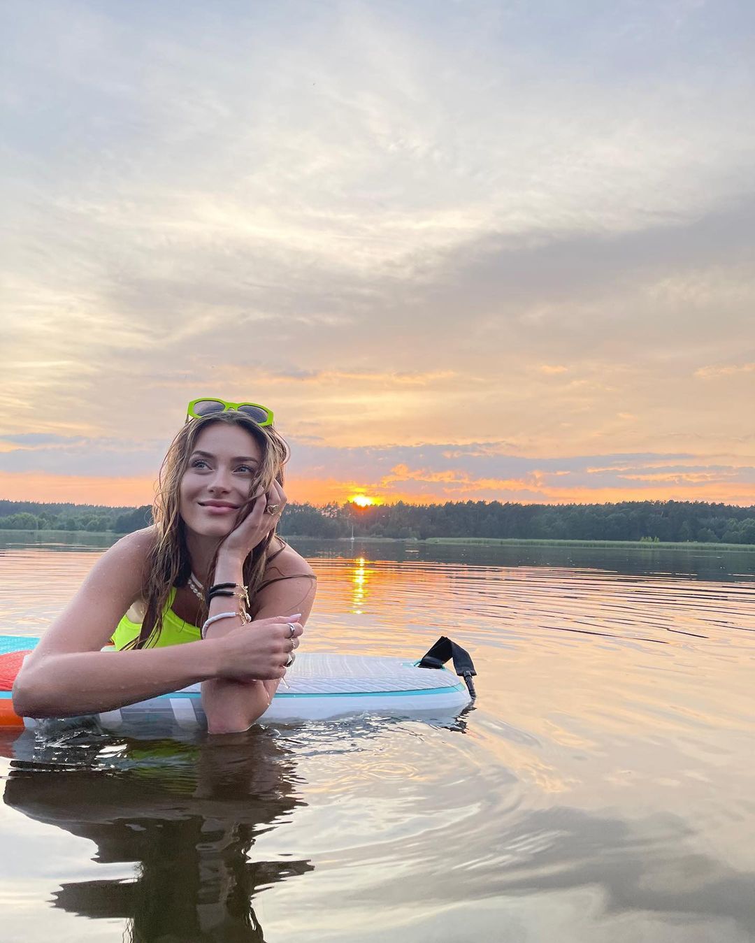 Marcelina Zawadzka w kostiumie kąpielowym