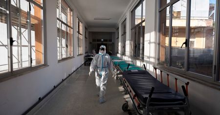 Radom. Szpital nie przyjmuje na porodówkę. Lekarze z koronawirusem