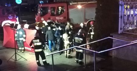 Śląskie. Wypadek w Rajczy. Matka z synem potrąceni na przejściu dla pieszych