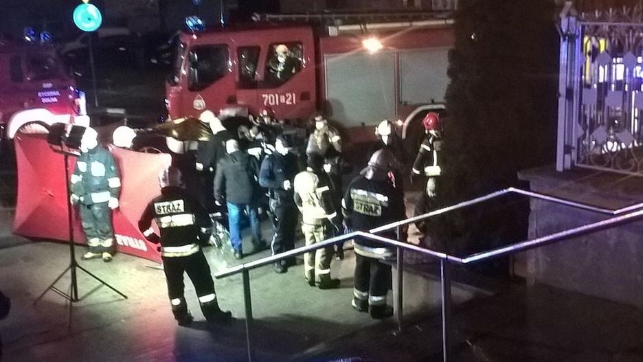 Śląskie. Dwie osoby zostały ranne po potrąceniu w centrum Rajczy.