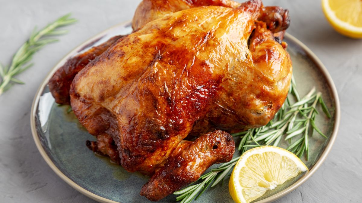 Aromatyczny kurczak z chrupiącą skórką