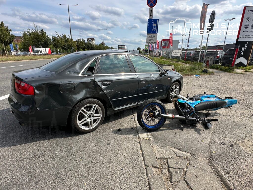 Białołęka: Zderzenie motocyklisty z autem. Jedna osoba została ranna