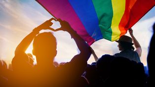 Szczecin: kolorowy piknik na Jasnych Błoniach przed marszem równości