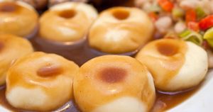 Które danie kuchni śląskiej ma charakterystyczne wgłębienie?