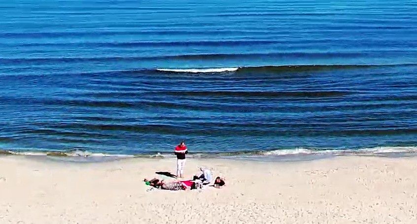 Rozłożyli się na plaży w Krynicy Morskiej.