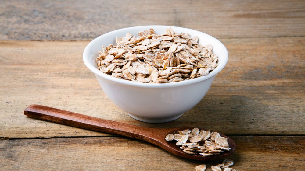 Suche płatki owsiane instant z syropem klonowym i cukrem brązowym