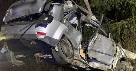 Koleżanki zginęły na przejażdżce. Z forda nic nie zostało