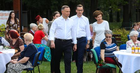 PiS dopięło swego. Członek RPP mówi o skutkach podwyżki 500 plus